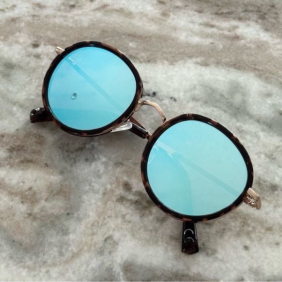 Round Blue Mirror Lens Tortoiseshell Sunglasses- Beach, Vacation - Picture 1 of 16